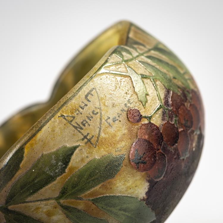 Bild 1 zu Objekt, Bowl 'Sorbiers', c 1903, Henri Berg&eacute;, Daum Fr&egrave;res, Nancy, 174A 37