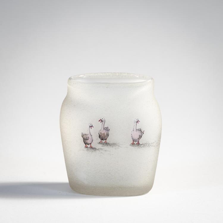 Bild 1 zu Objekt, Kleine Vase 'La petite Gardeuse d&rsquo;oies' (Die G&auml;nsemagd), 1898, Daum Fr&egrave;res, Nancy, 174A 16