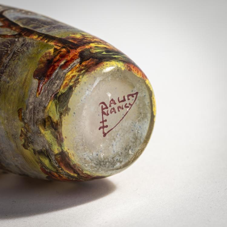 Bild 2 zu Objekt, Miniaturvase 'Paysage en automne', 1905-10, Daum Fr&egrave;res, Nancy, 174A 49