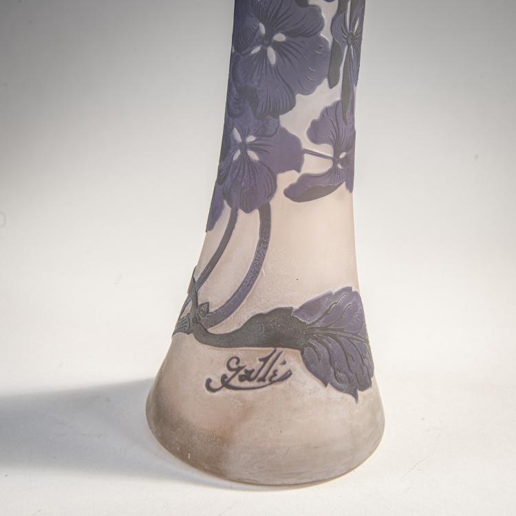 Bild 2 zu Objekt, Hohe Vase 'Hortensias', 1908-20, Gall&eacute;, Nancy, 174A 132