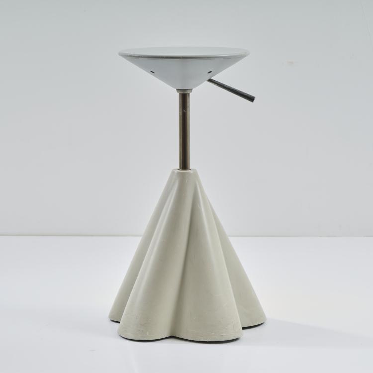 Hauptbild zu Objekt, Swivel stool, 1989, Philippe Starck, Pr&eacute;sence, Paris; L'Oreal, Paris, 173B 515