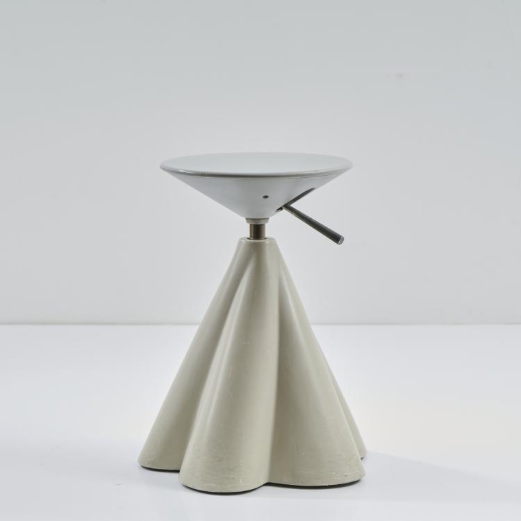 Bild 1 zu Objekt, Swivel stool, 1989, Philippe Starck, Pr&eacute;sence, Paris; L'Oreal, Paris, 173B 515