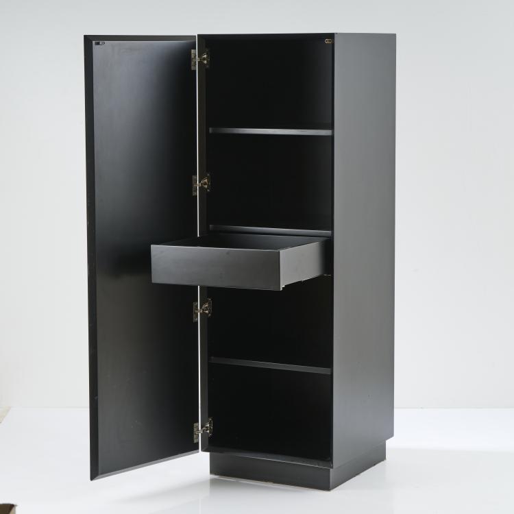 Bild 4 zu Objekt, Prototyp Schrank 'Spiegelfelder', 1990er Jahre, Trix Haussmann,Robert Haussmann, R&ouml;thlisberger Collection, G&uuml;mlingen; Wogg, Zumikon, Schweiz, 173B 536