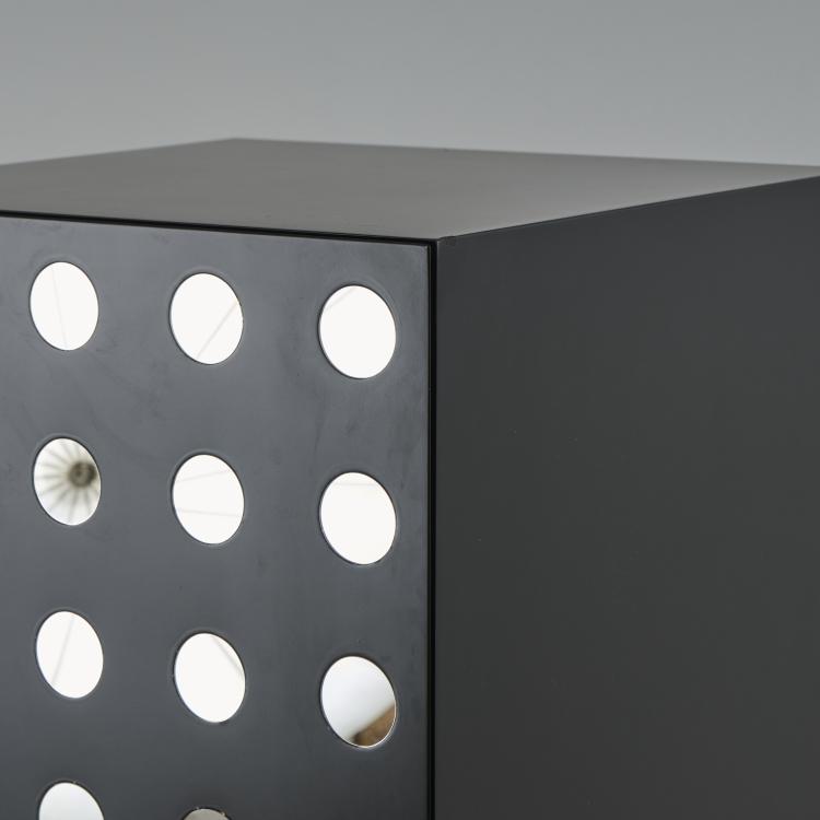 Bild 5 zu Objekt, Prototyp Schrank 'Spiegelfelder', 1990er Jahre, Trix Haussmann,Robert Haussmann, R&ouml;thlisberger Collection, G&uuml;mlingen; Wogg, Zumikon, Schweiz, 173B 536