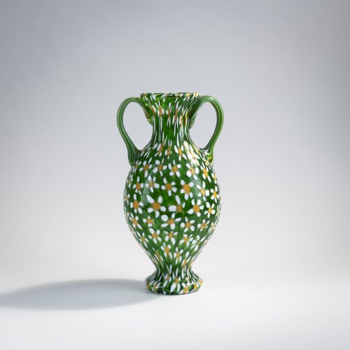 Henkelvase, um 1905