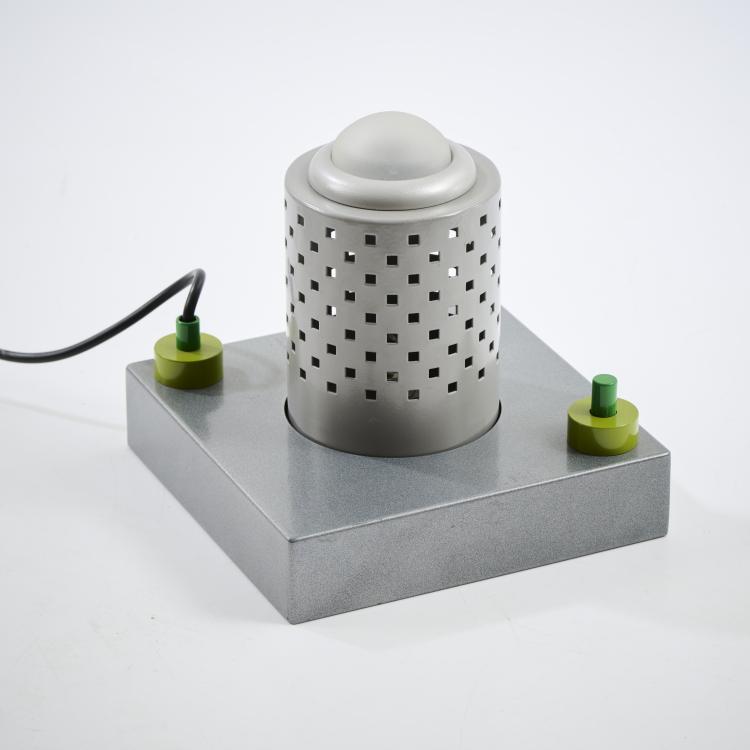 Hauptbild zu Objekt, Tischleuchte aus der Serie 'Still Light', 1985, Matteo Thun, Bieffeplast, Mailand, 173A 261