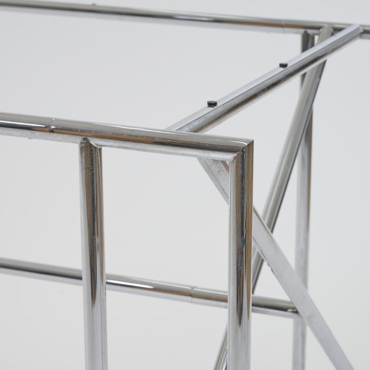 Bild 6 zu Objekt, 'Double-X' table base, 1928, Eileen Gray, ClassiCon, M&uuml;nchen, 173B 486