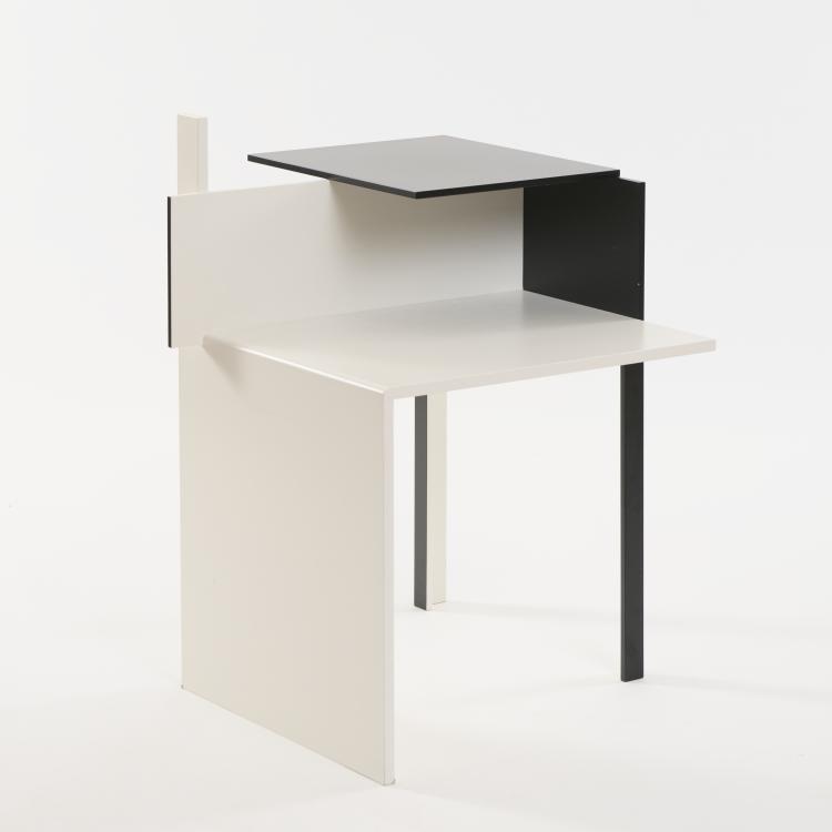 Hauptbild zu Objekt, 'De Stijl' side table, 1922, Eileen Gray, ClassiCon, M&uuml;nchen, 173B 476