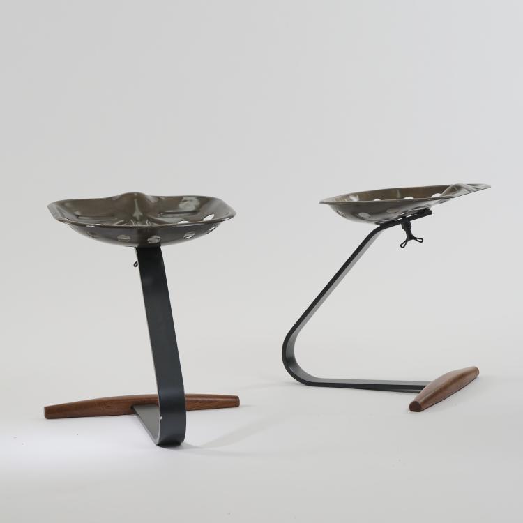 Hauptbild zu Objekt, Zwei Sitzhocker 'Mezzadro', 1957, Achille Castiglioni, Zanotta, Nova Milanese, 173A 40