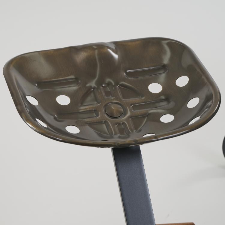 Bild 5 zu Objekt, Zwei Sitzhocker 'Mezzadro', 1957, Achille Castiglioni, Zanotta, Nova Milanese, 173A 40