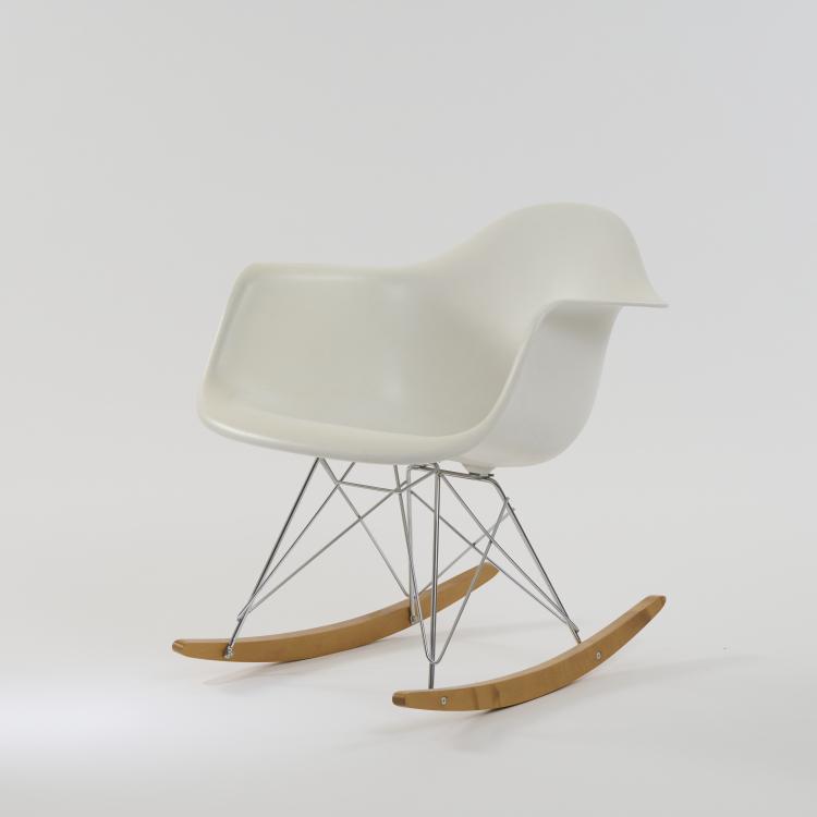 Hauptbild zu Objekt, Schaukelstuhl 'RAR', 1950-53, Charles Eames, Vitra, Birsfelden, 173B 359