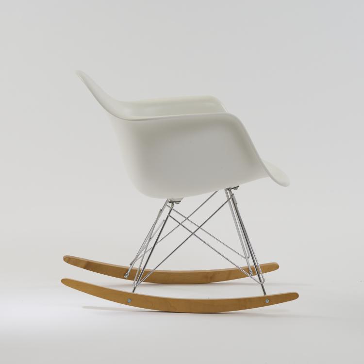 Bild 1 zu Objekt, Schaukelstuhl 'RAR', 1950-53, Charles Eames, Vitra, Birsfelden, 173B 359