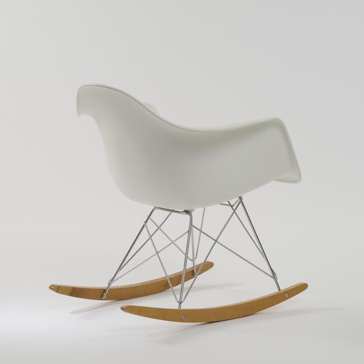 Bild 3 zu Objekt, Schaukelstuhl 'RAR', 1950-53, Charles Eames, Vitra, Birsfelden, 173B 359