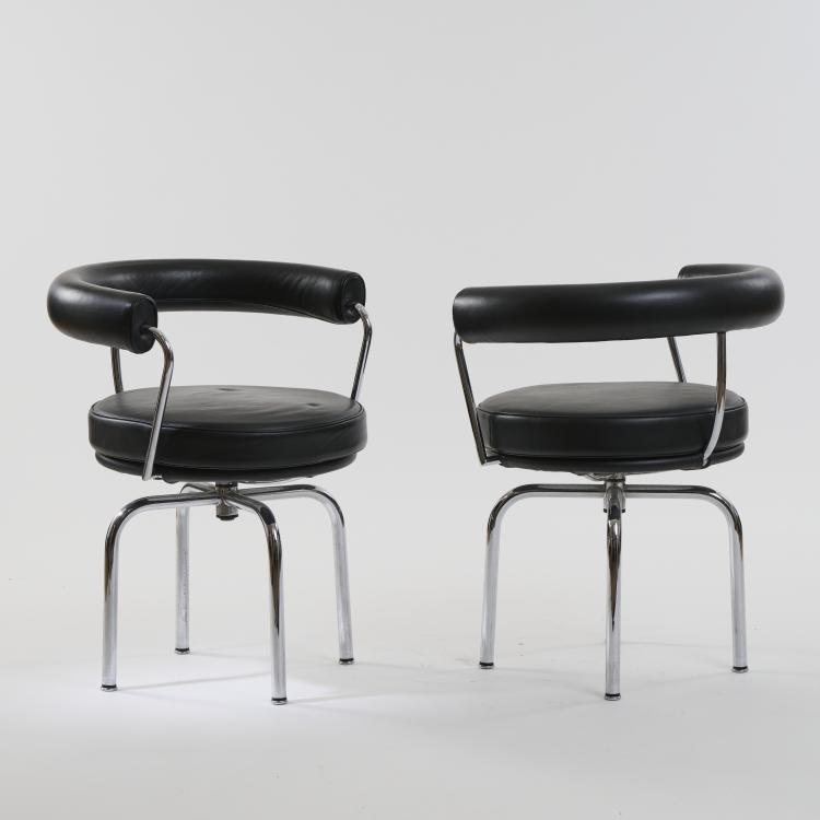 Bild 1 zu Objekt, Two armchairs 'LC7', 1927/1928, Pierre Jeanneret,Charlotte Perriand,Le Corbusier Charles-&Eacute;douard Jeanneret-Gris, Cassina, Mailand, 173B 485