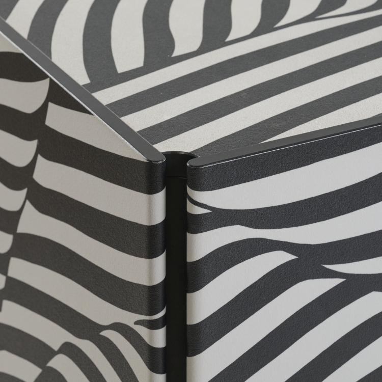 Bild 6 zu Objekt, Sideboard 'Amor Stripe - Wogg12 - Zebra', 1988, Trix Haussmann,Robert Haussmann, Wogg, Zumikon, Schweiz, 173B 537