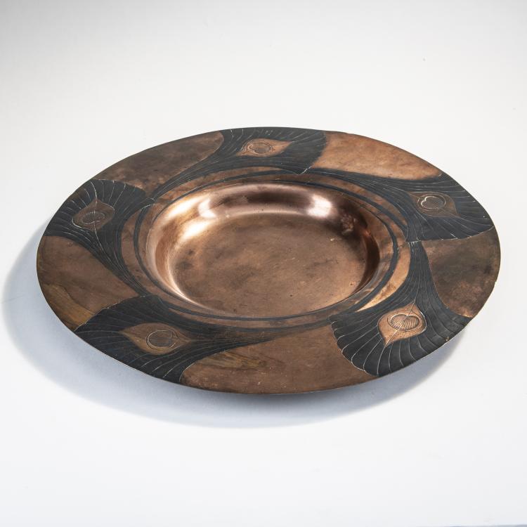 Hauptbild zu Objekt, Zierteller 'Pfauenfedern', um 1900, Hans Sebastian Schmid, Winhart & Co., M&uuml;nchen, 174A 327