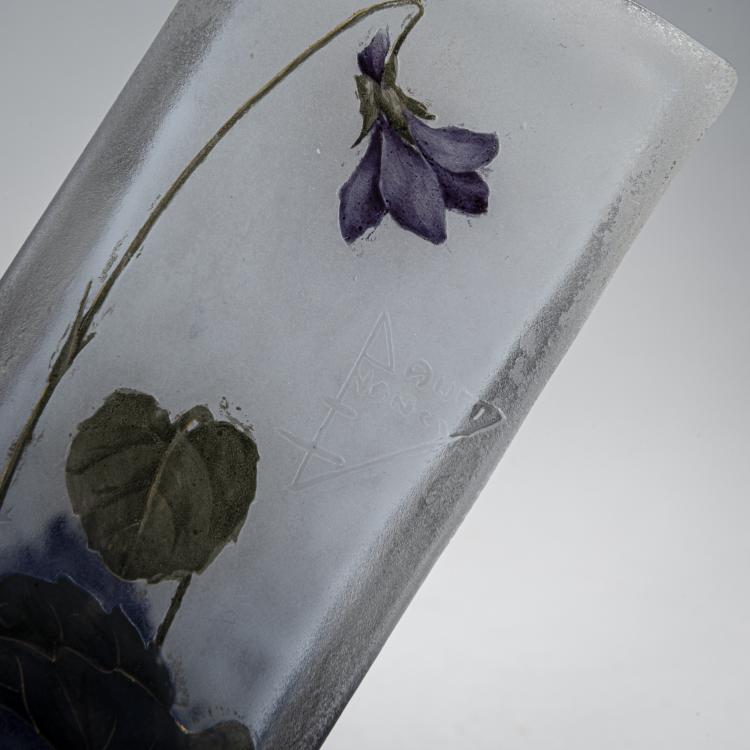 Bild 1 zu Objekt, Kleine Vase 'Violettes', um 1905, Daum Fr&egrave;res, Nancy, 174A 58
