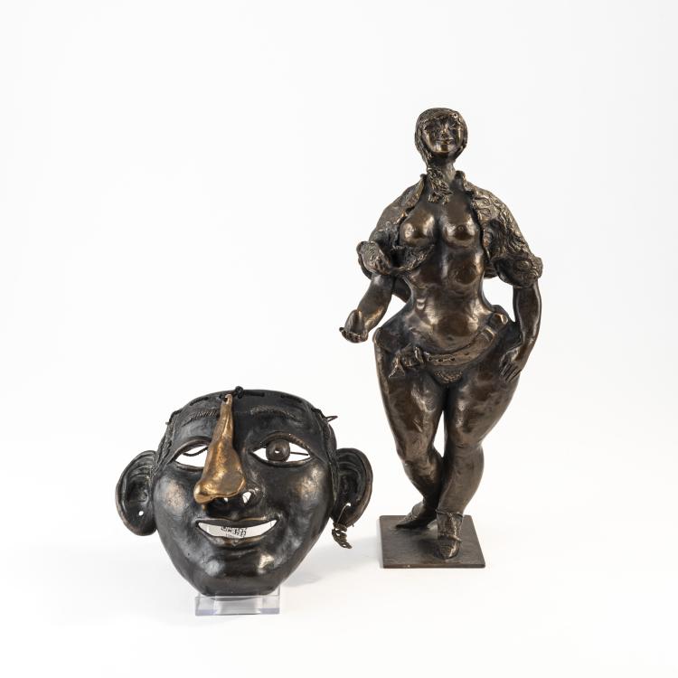 Bild 1 zu Objekt, 'L&auml;ndliche mit Ei', 1972 und Frauenmaske mit Ohrh&auml;ngern, 1970er Jahre, Bele Bachem, 173D 848