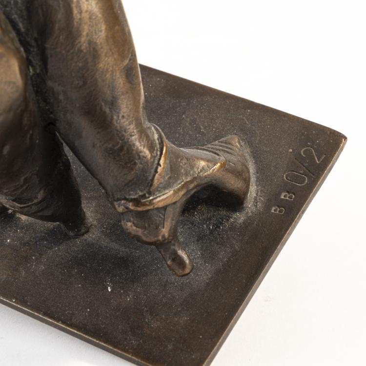 Bild 2 zu Objekt, 'L&auml;ndliche mit Ei', 1972 und Frauenmaske mit Ohrh&auml;ngern, 1970er Jahre, Bele Bachem, 173D 848