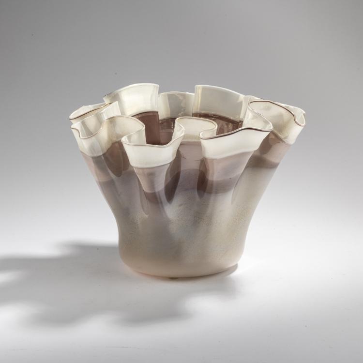 Bild 1 zu Objekt, Schale 'A cartoccio con orlatura', um 1936, Flavio Poli, Seguso Vetri d'Arte, Murano, 175C 464