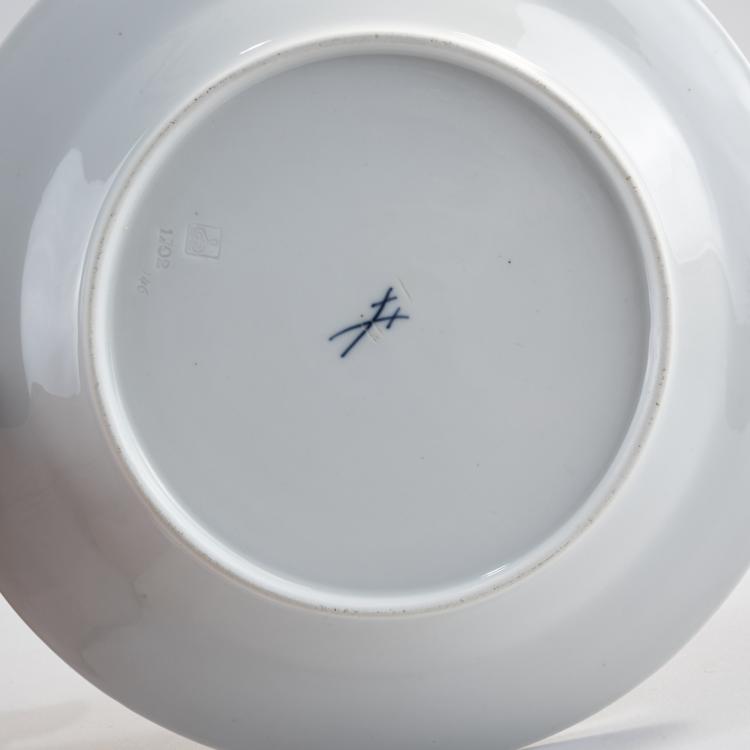 Bild 1 zu Objekt, Speiseteller 'Peitschenhieb', 1903/04, Henry van de Velde, Meissen, KPM, 174A 357