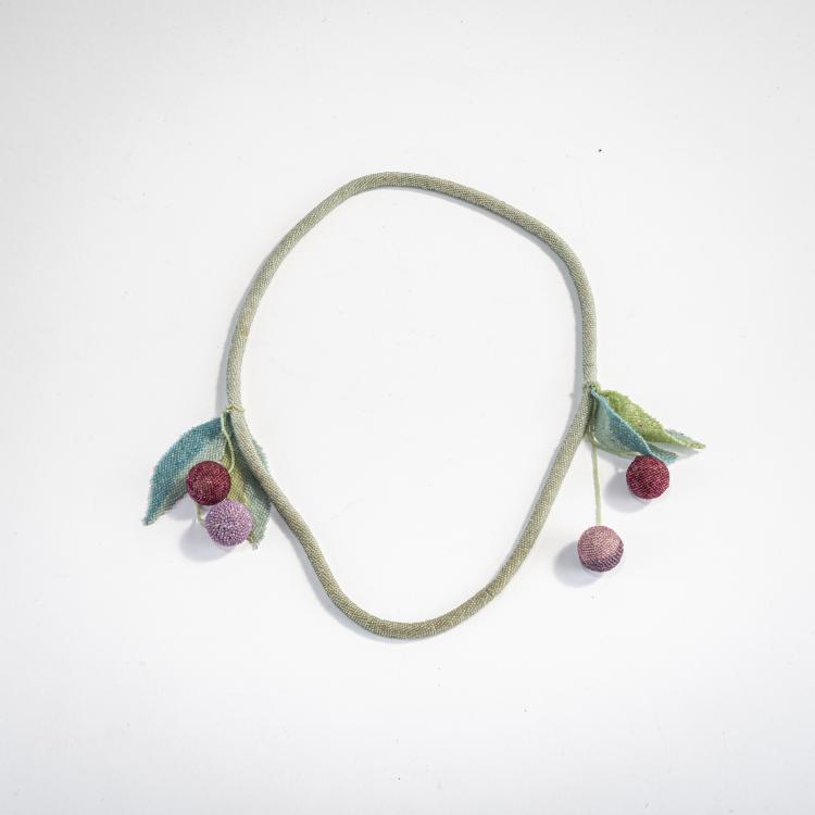 Hauptbild zu Objekt, Halsband mit Kirschen, um 1920, Wiener Werkst&auml;tte, 174A 440