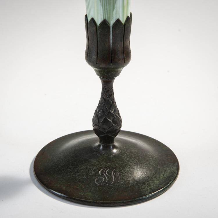 Bild 1 zu Objekt, Kelchvase mit Bronzefu&szlig;, um 1906, Louis C. Tiffany, Tiffany, L.C., New York, 174A 258