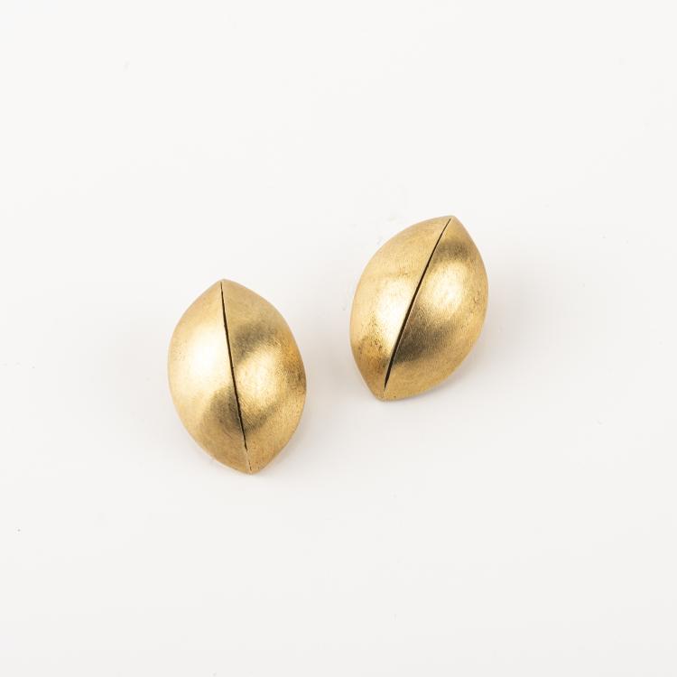 Hauptbild zu Objekt, Pair of ear clips 'slit olives', c. 1990, Lydia Gastroph, 174C 936