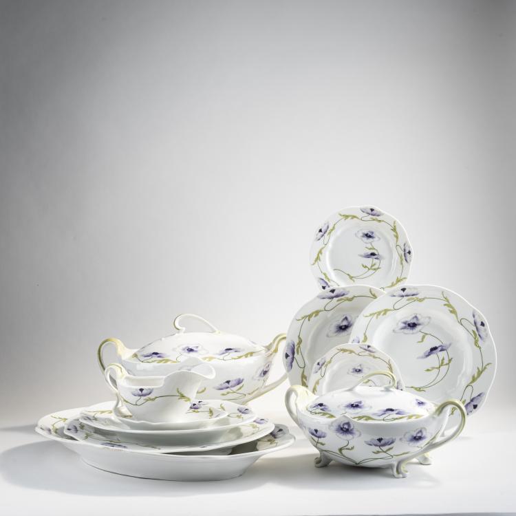 Hauptbild zu Objekt, 26-teiliges Speiseservice 'Modern' mit Dekor '1322', um 1900, Max Rossbach, Nymphenburg, KPM, 174A 366