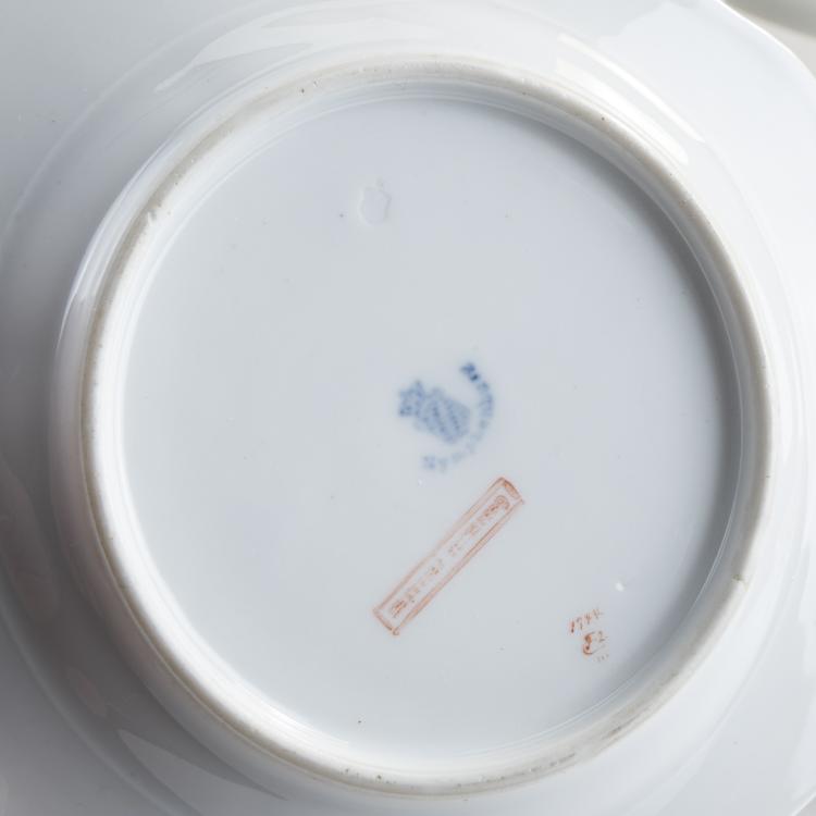 Bild 2 zu Objekt, 47-teiliges Geschirr 'Modern' mit Dekor 'Frauenhaar', 1902, Hermann Gradl,Max Rossbach, Nymphenburg, KPM, 174A 364