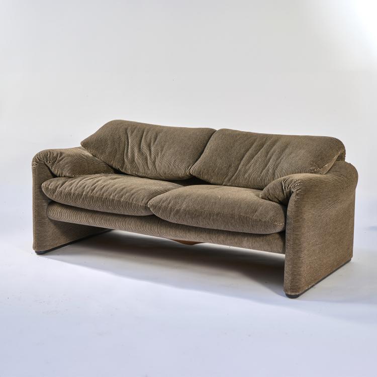 Bild 1 zu Objekt, Two-seater 'Maralunga' sofa, 1973, Vico Magistretti, Cassina, Mailand / Milan, 174B 712
