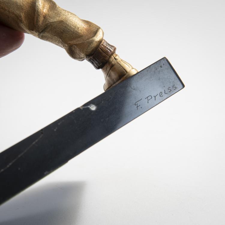 Bild 2 zu Objekt, Knabe mit den H&auml;nden in den Hosentaschen, um 1930, Ferdinand Preiss, 174A 306