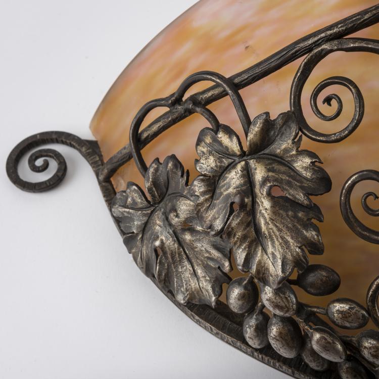 Bild 2 zu Objekt, Zwei Wandleuchten 'Vigne', um 1930, Frankreich, 174A 107