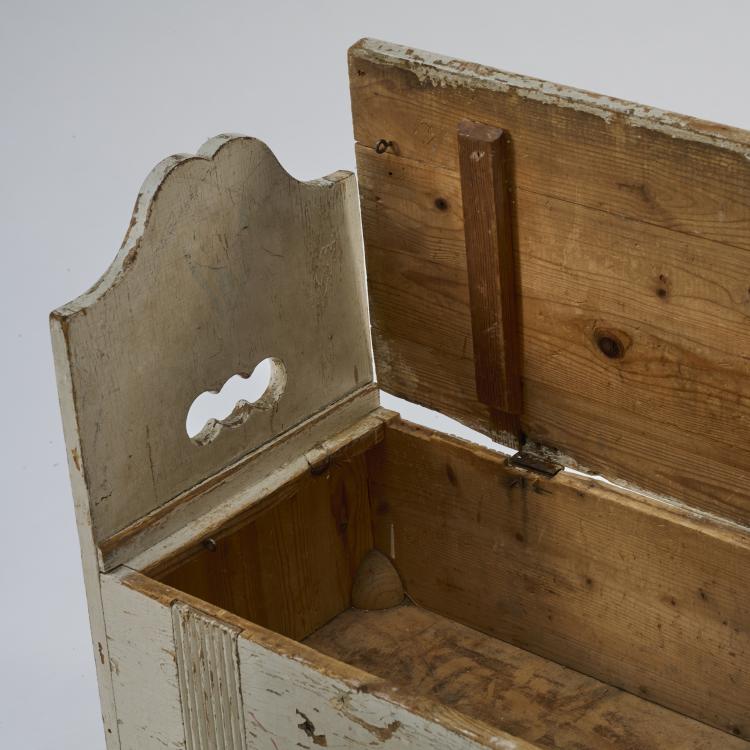 Bild 1 zu Objekt, Two children's benches, two children's chairs and a children's table 'Munkkiniemi', 1910s, Eliel Saarinen, Finnland, 174B 543