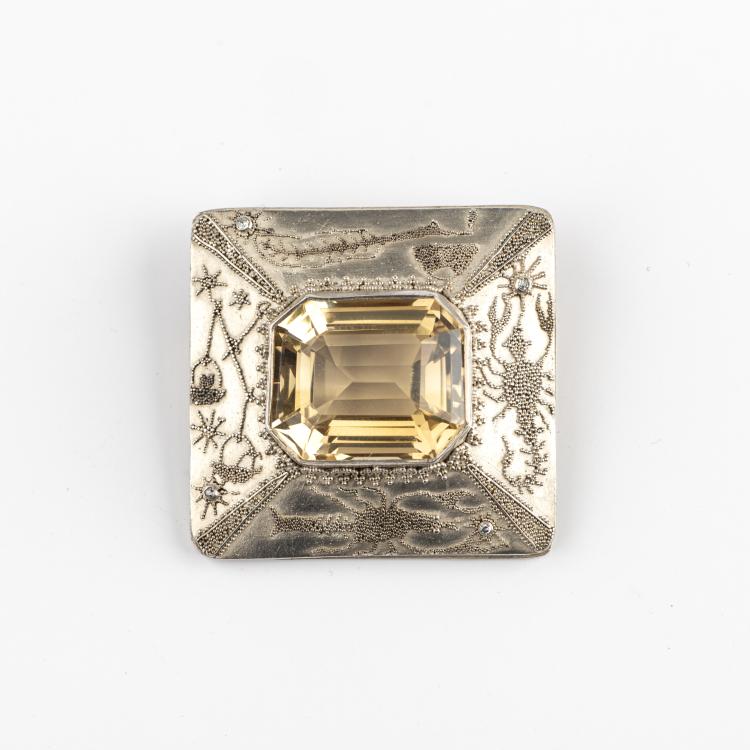 Hauptbild zu Objekt, Brooch with zodiac motifs, 1930s, Wilm, Johann Michael, M&uuml;nchen/Munich, 174C 831