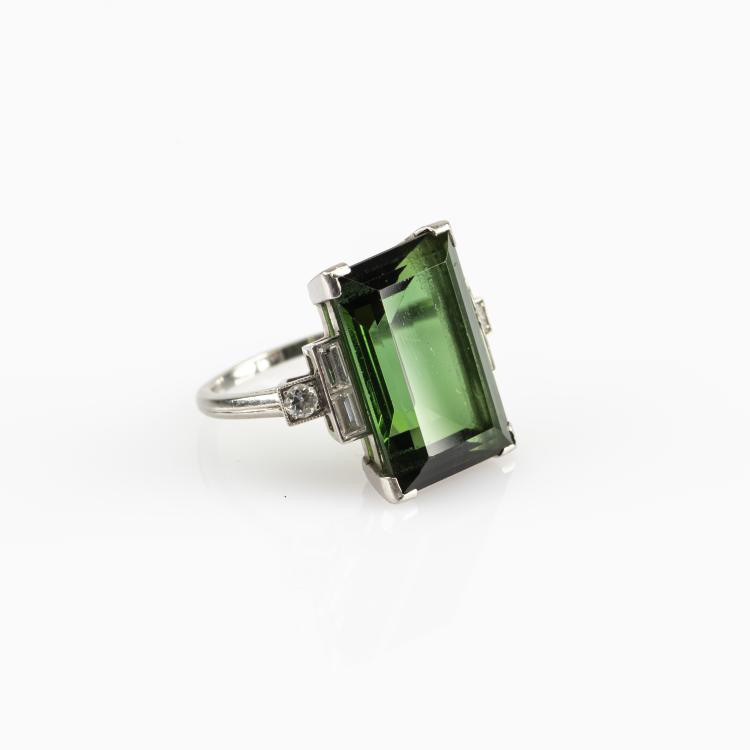 Bild 1 zu Objekt, Historischer Ring mit Diopsid und Diamanten, 174C 834