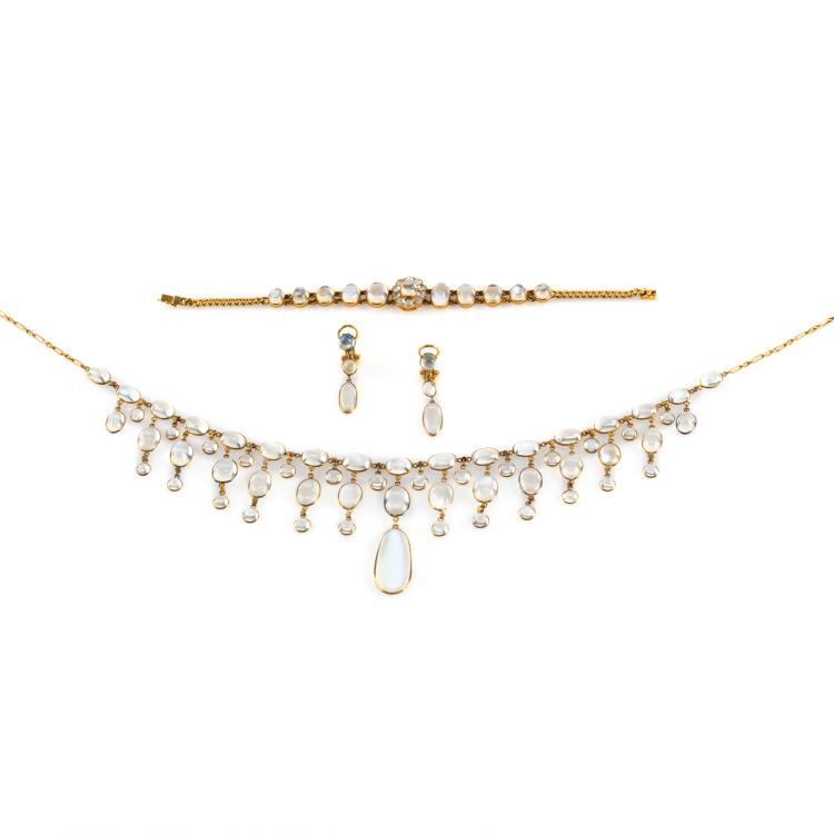Bild 1 zu Objekt, Elegant three-piece Edwardian parure with moonstones, 174C 811