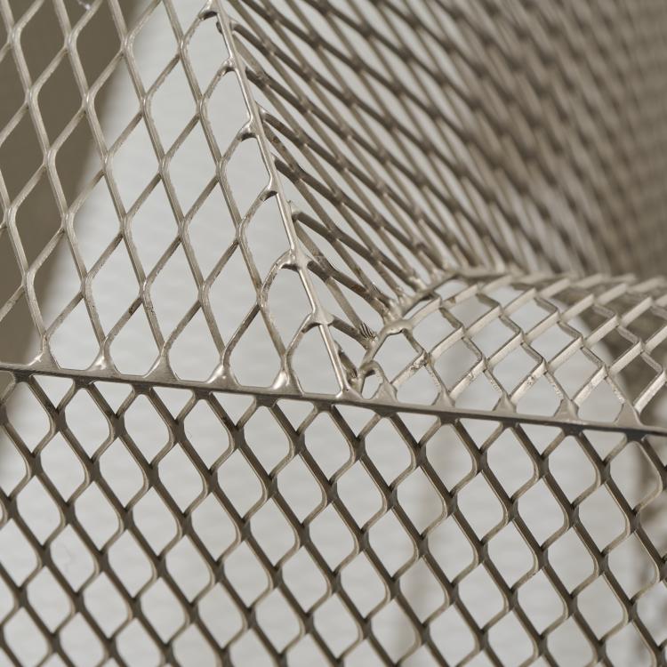 Bild 3 zu Objekt, Armlehnsessel 'How High The Moon', 1986, Shiro Kuramata, Vitra, Birsfelden, 174B 745