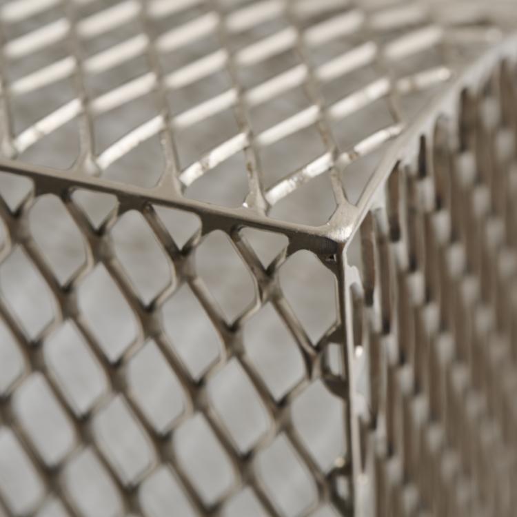 Bild 4 zu Objekt, Armlehnsessel 'How High The Moon', 1986, Shiro Kuramata, Vitra, Birsfelden, 174B 745