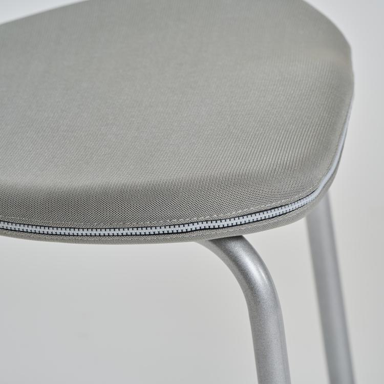 Bild 6 zu Objekt, Two 'TV-Chairs', 1993 (design), Marc Newson, Moroso, Tavagnacco, 175A 61