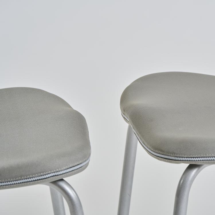 Bild 7 zu Objekt, Two 'TV-Chairs', 1993 (design), Marc Newson, Moroso, Tavagnacco, 175A 61
