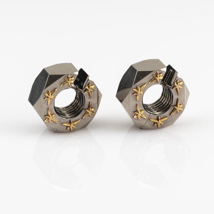 Bild 1 zu Objekt, Pair of earrings 'Muttern mit Sternen Nr. 1', 1990, Otto Jakob, 174C 944