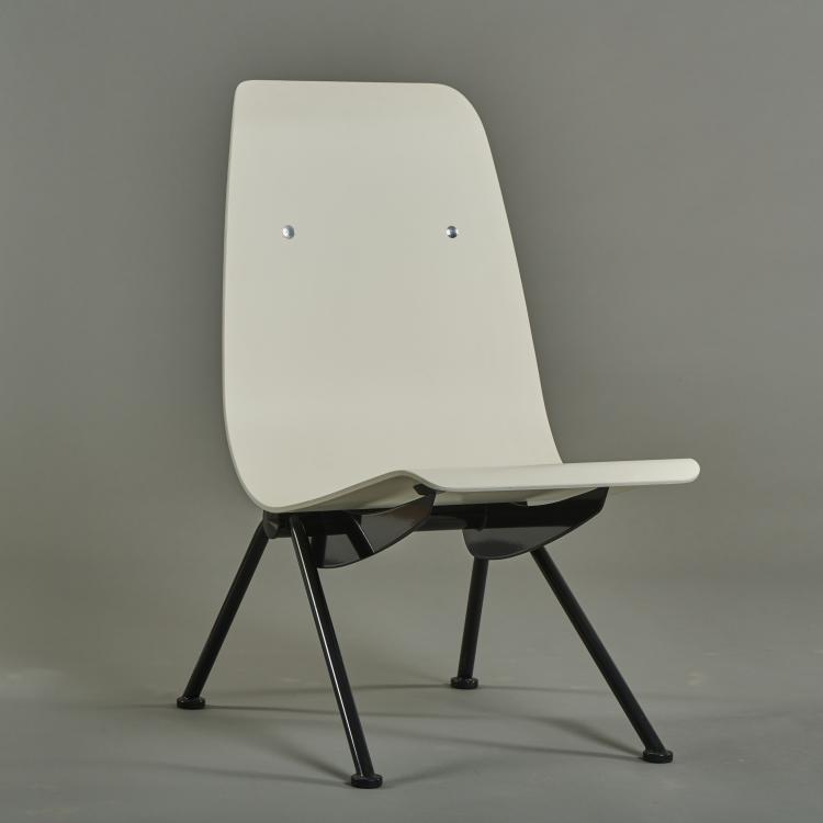 Bild 1 zu Objekt, 'Fauteuil L&eacute;ger No. 356' - 'Antony', 1950 (design), Jean Prouv&eacute;, Vitra, Birsfelden, 175A 19