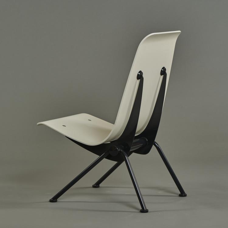 Bild 2 zu Objekt, 'Fauteuil L&eacute;ger No. 356' - 'Antony', 1950 (design), Jean Prouv&eacute;, Vitra, Birsfelden, 175A 19
