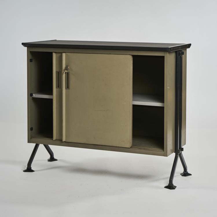 Bild 2 zu Objekt, 'Arco' filing cabinet, 1963, Studio B.B.P.R.,Gian Luigi Banfi,Ludovico Barbiano di Belgiojoso,Enrico Peressutti,Ernesto Nathan Rogers, Olivetti, Ivrea, 174B 657