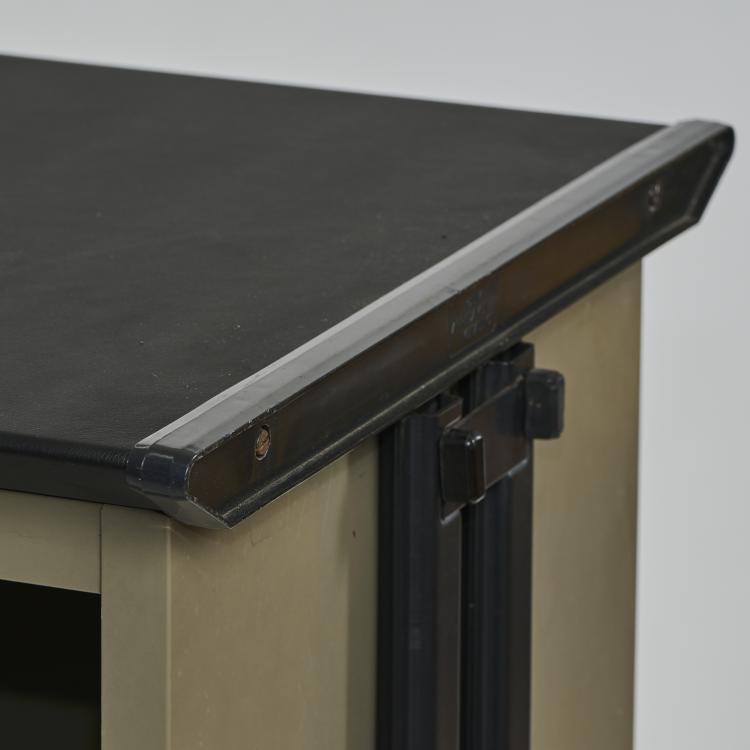 Bild 4 zu Objekt, 'Arco' filing cabinet, 1963, Studio B.B.P.R.,Gian Luigi Banfi,Ludovico Barbiano di Belgiojoso,Enrico Peressutti,Ernesto Nathan Rogers, Olivetti, Ivrea, 174B 657