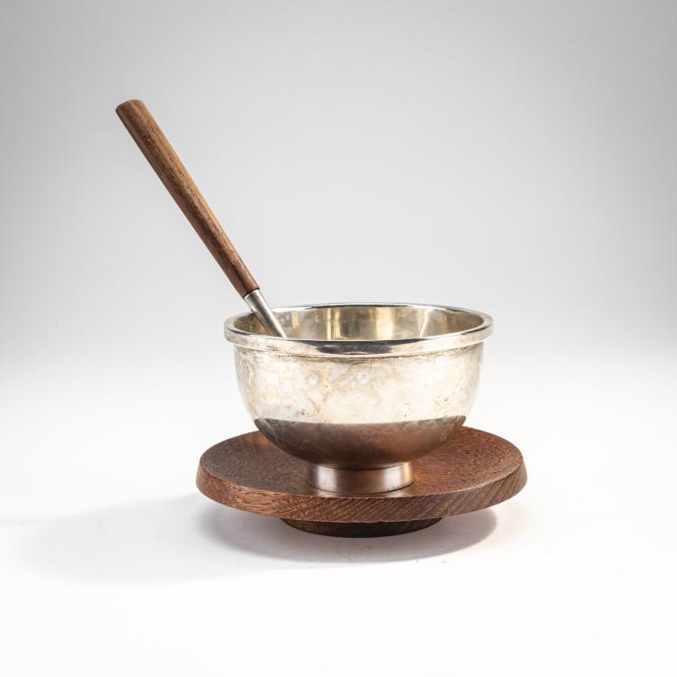 Bild 1 zu Objekt, Soup bowl with spoon, c. 1960, Bertel Gardberg, Hopeatehdas Oy, Helsinki, 174B 520