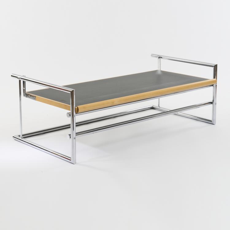 Hauptbild zu Objekt, 'Menton' height-adjustable table, 1932 (design), Eileen Gray, ClassiCon, M&uuml;nchen, 175B 92