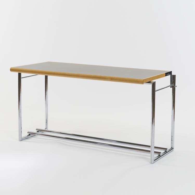 Bild 1 zu Objekt, 'Menton' height-adjustable table, 1932 (design), Eileen Gray, ClassiCon, M&uuml;nchen, 175B 92