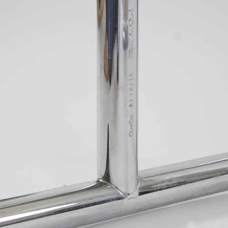 Bild 8 zu Objekt, Folding 'Lou Perou' tea table, 1953-58 (design), Eileen Gray, ClassiCon, M&uuml;nchen, 175B 91